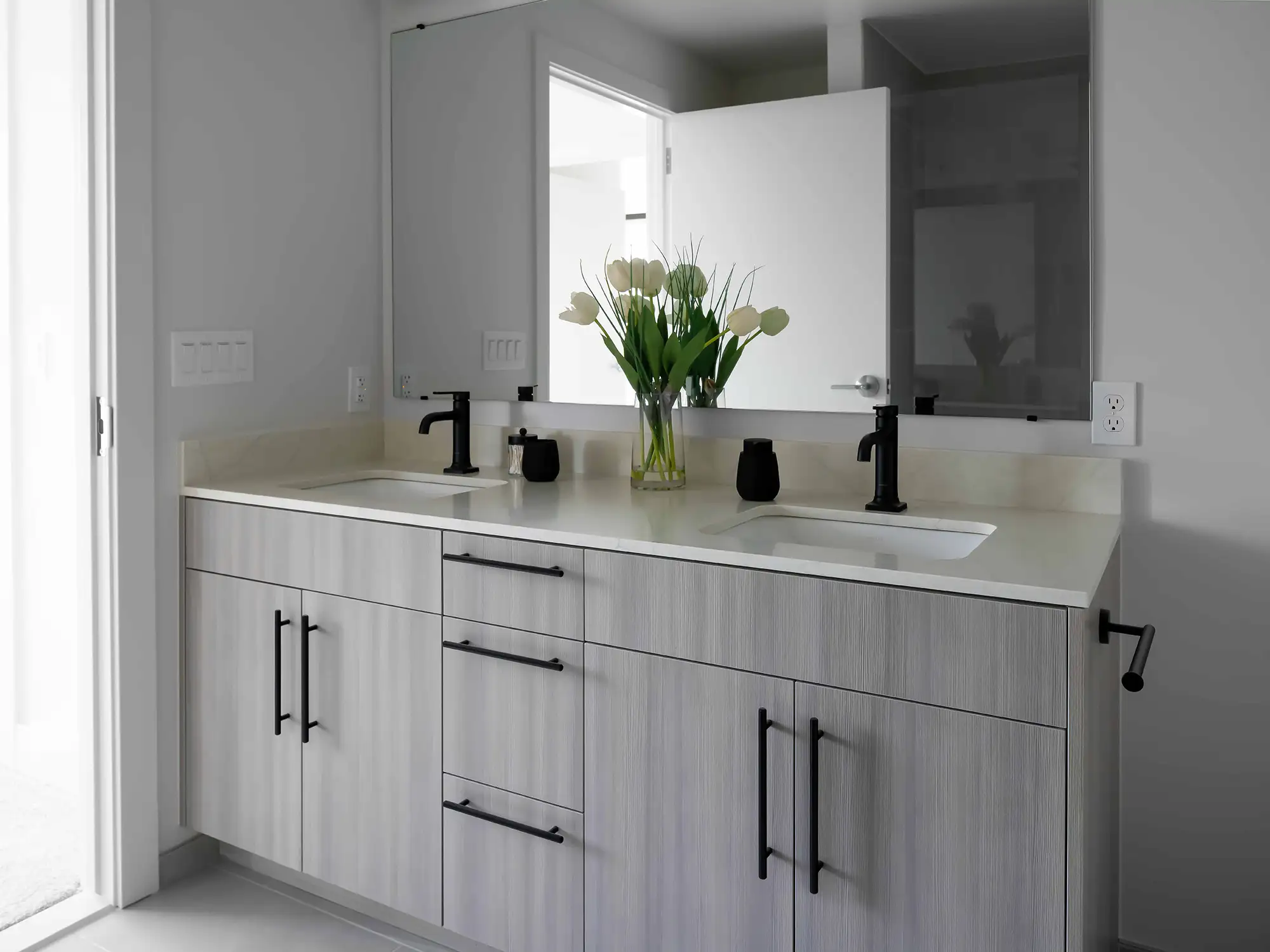 2 Bedroom Bathroom Vanity